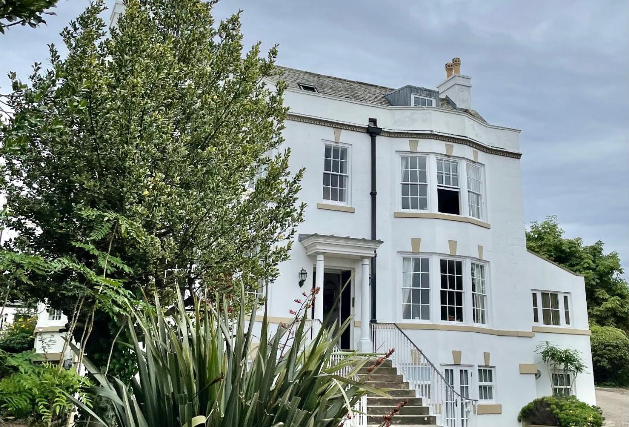 Stunning 2-Bed-2Bath Apt In Whitby With Parking Apartment Екстериор снимка