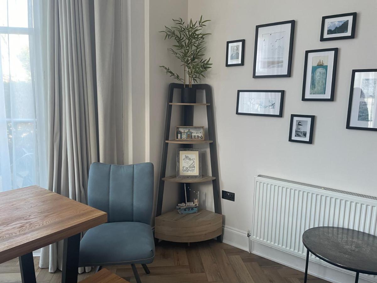 Stunning 2-Bed-2Bath Apt In Whitby With Parking Apartment Екстериор снимка